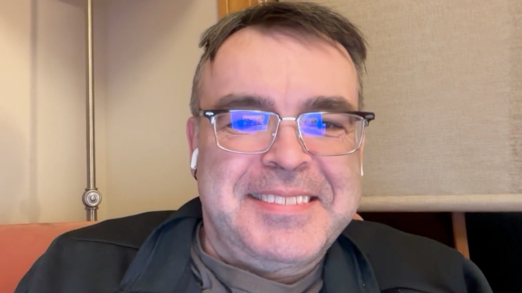 Owen King on Splash Pages Comic Book Club discussing Self Help, Sleeping Beauties, and The Curator